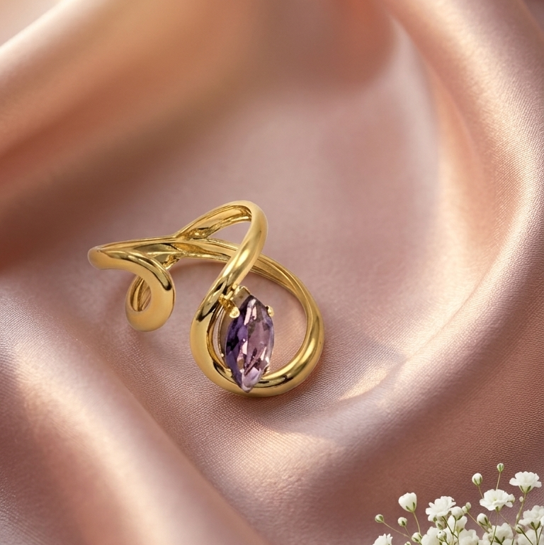 Gold Ring with a marquise-cut purple Gemstone