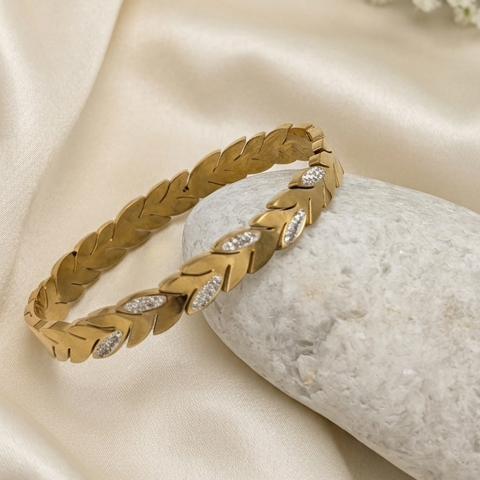 Elegant Leaf Design Gold Kada