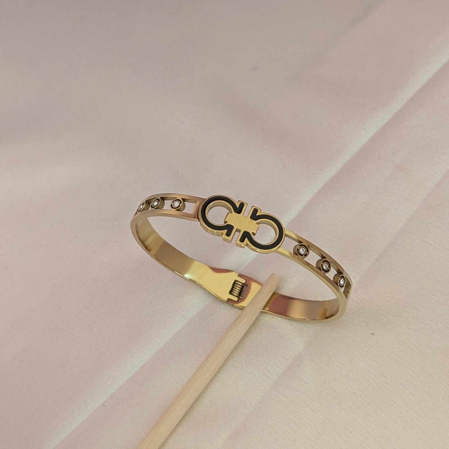 Antitarnish black infinity stones kada