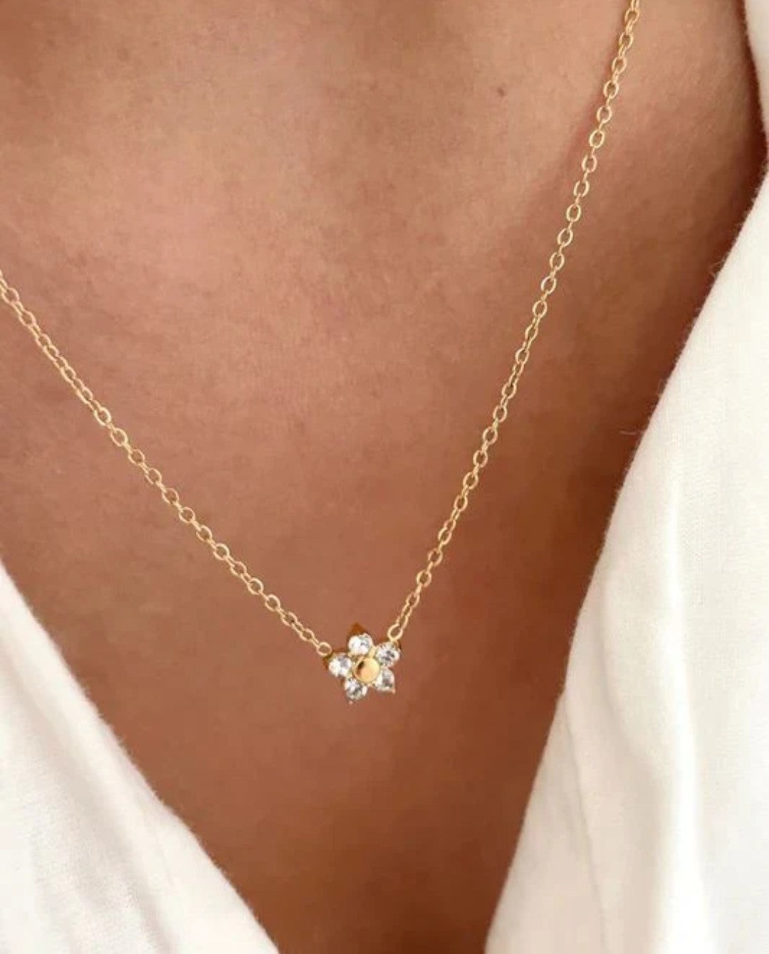 Minimal flower charm necklace