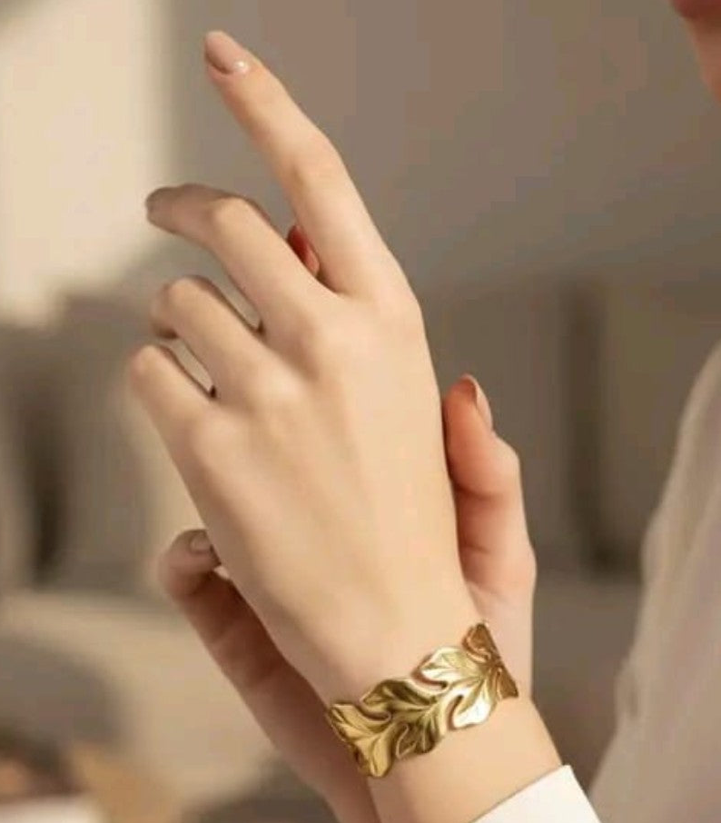 Golden leaf cut kada- 18K Gold Plated Anti-Tarnish Bracelet