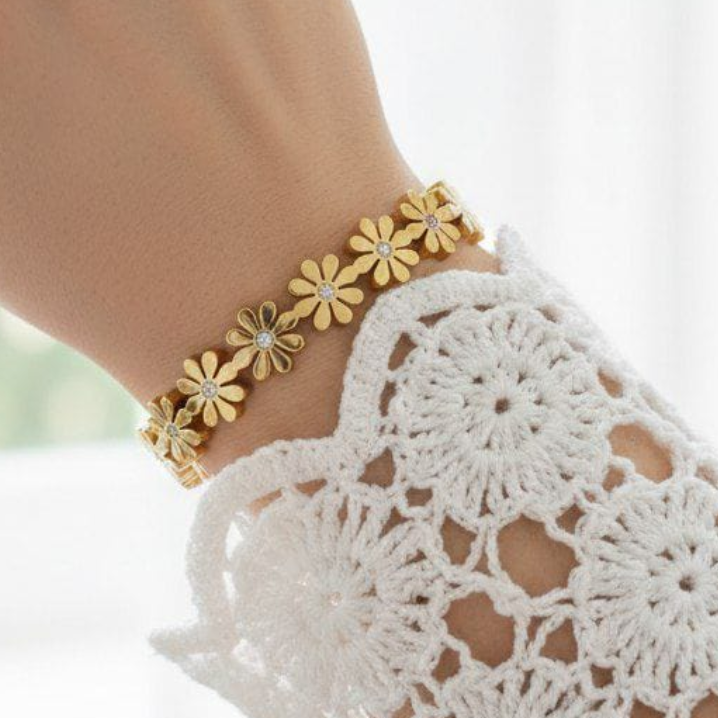 Most attractive flower kada