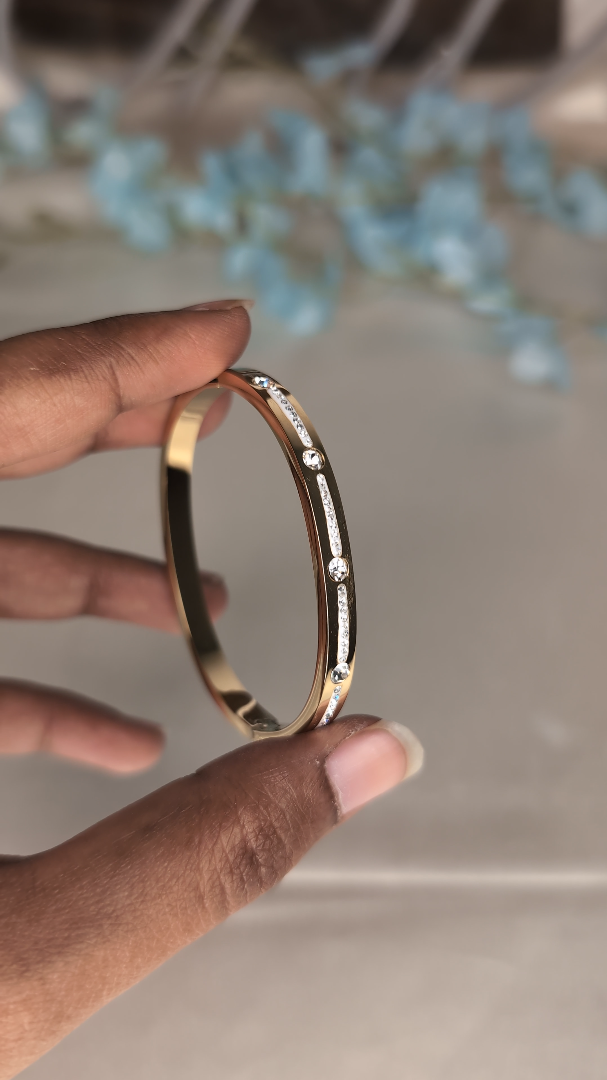 Casual stones baby size kada