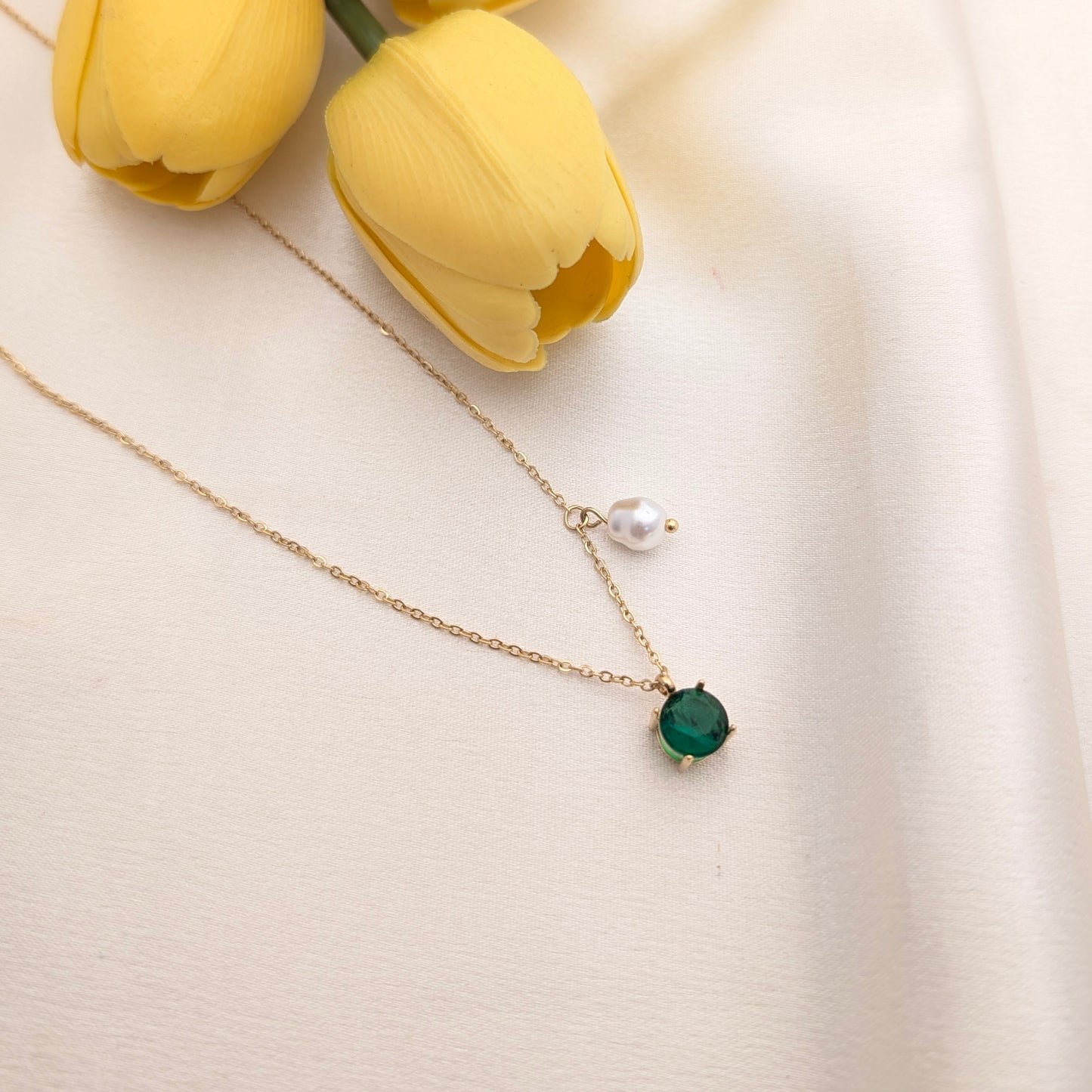 Emerald pearl drop necklace