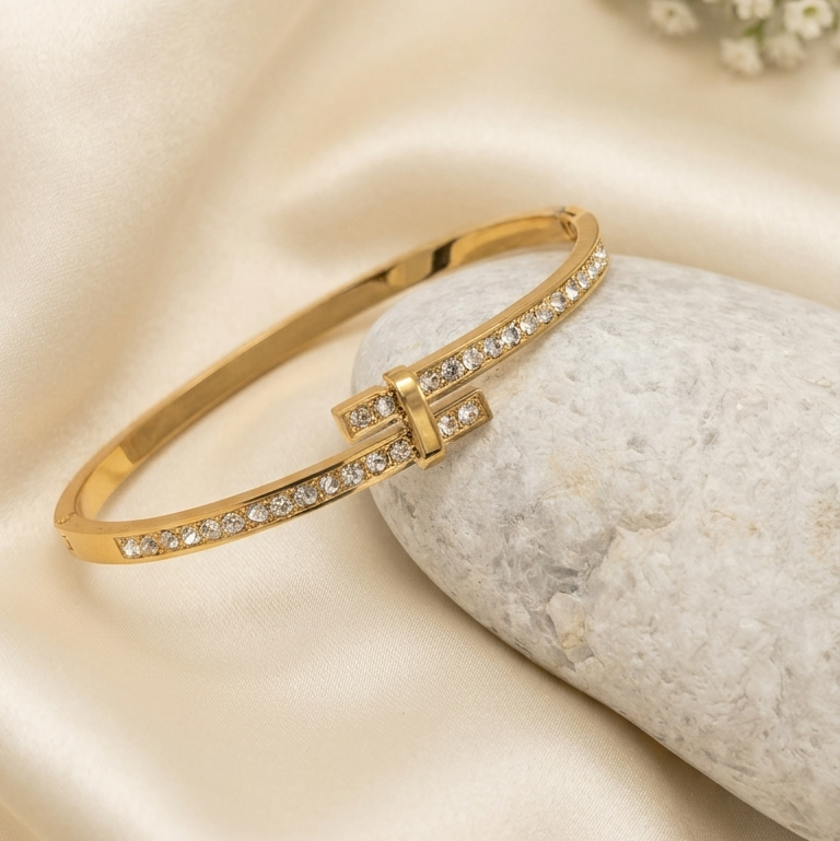 Luxury Gold Crystal Nail Kada