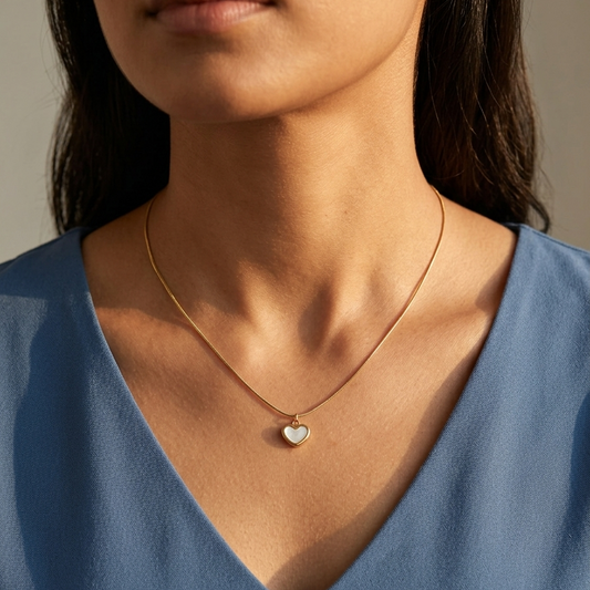 Minimal Gold Chain With white Heartshape Pendent