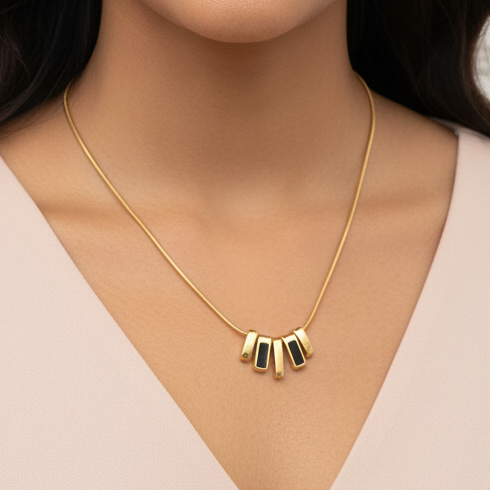 Gold chain with Italian pendant