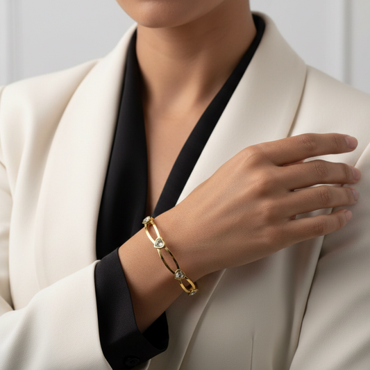Gold bracelet with heart-shaped