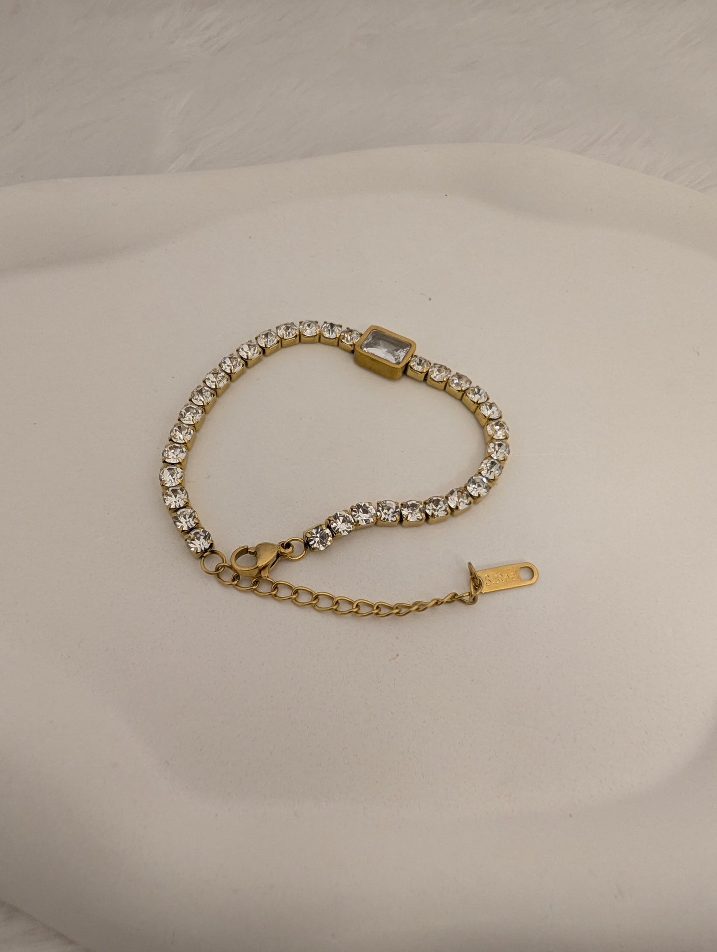 Royal white stones bracelet