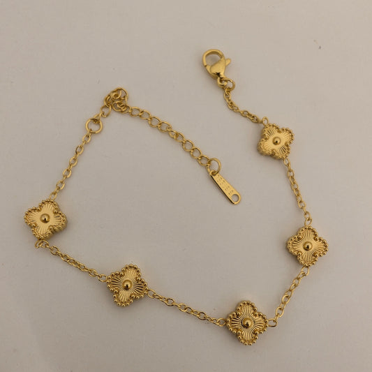 golden clove floral bracelet