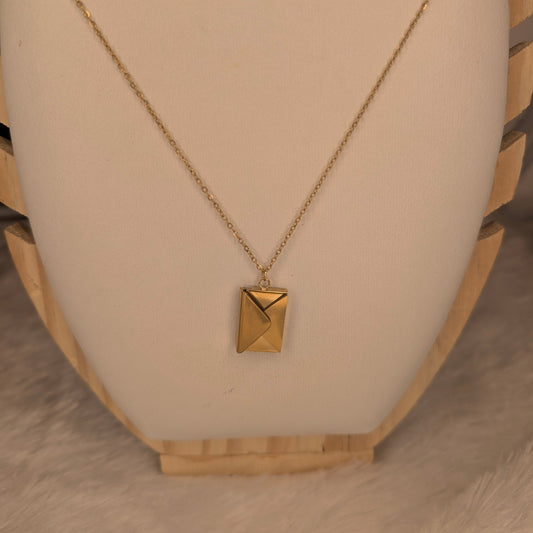 The Postcard Pendant Chain