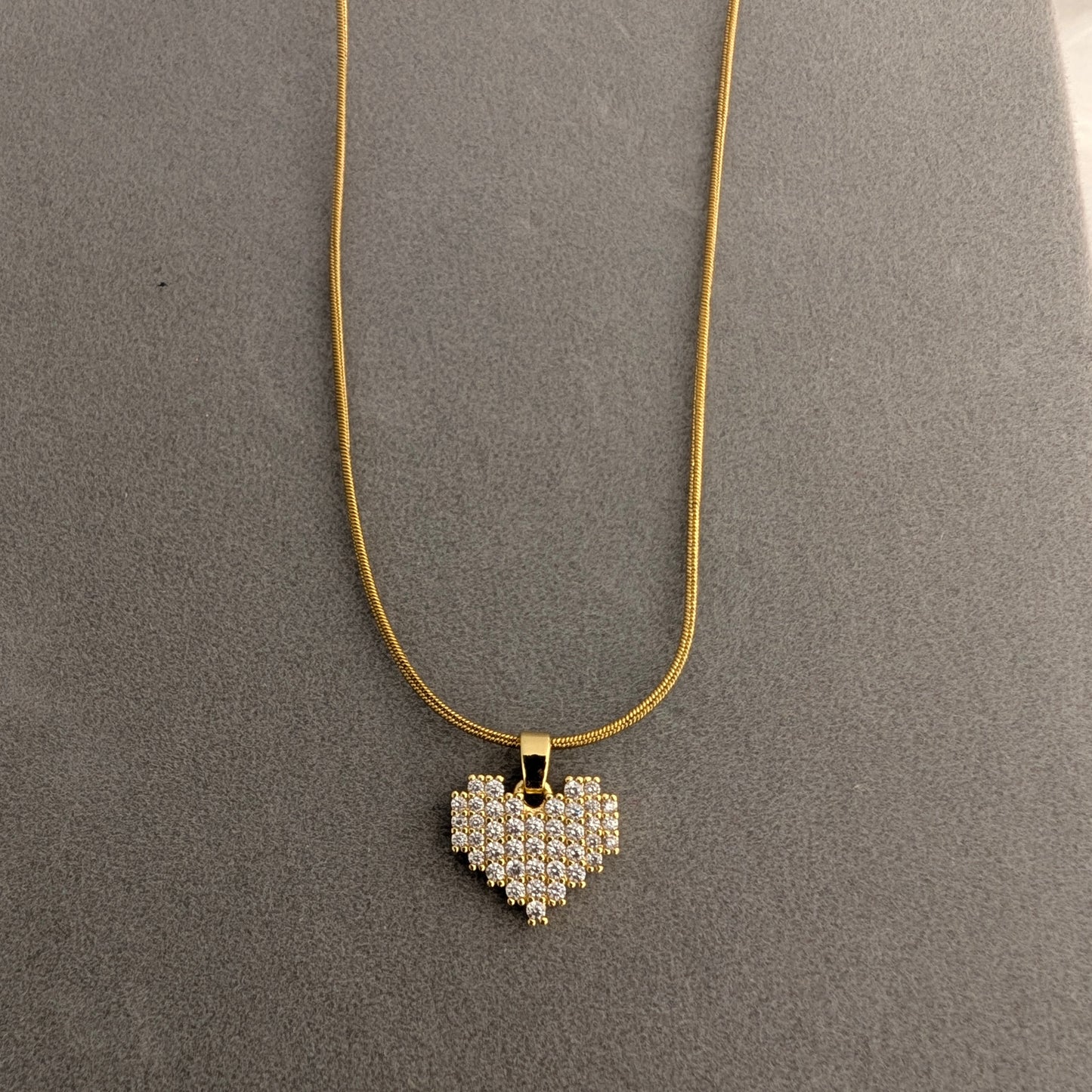 Sparkling heart pendant necklace