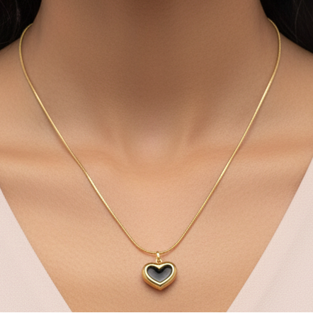 Snake necklace with a Balck heart pendant