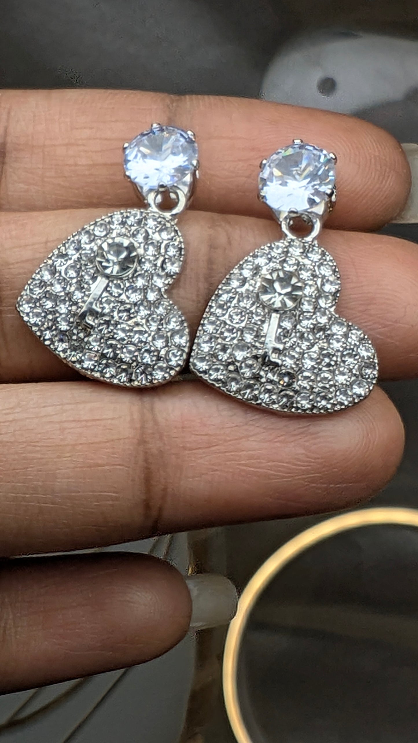 Elegant Heart shape crystal dangler earrings
