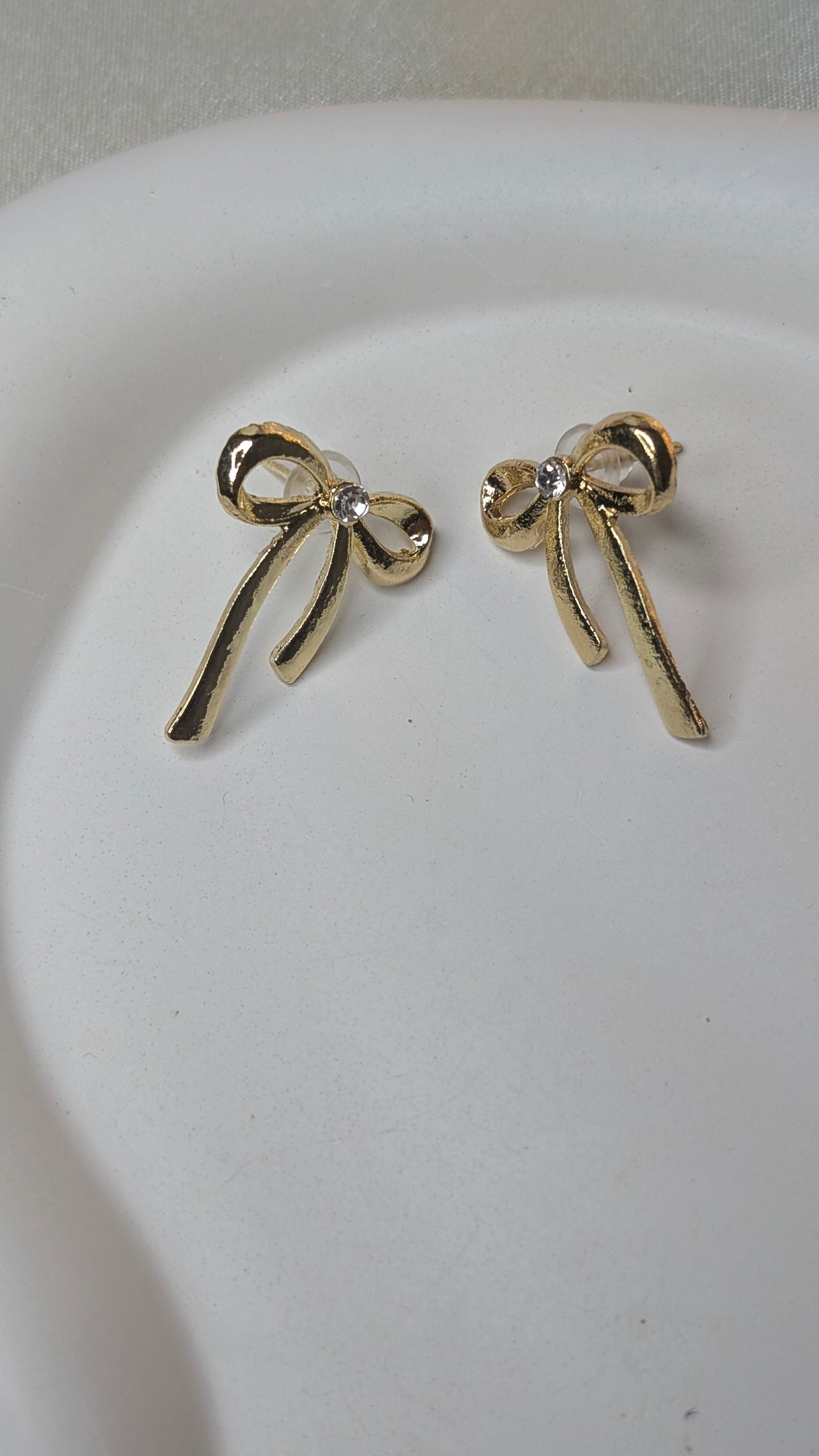 Sleek Gold bow earrings