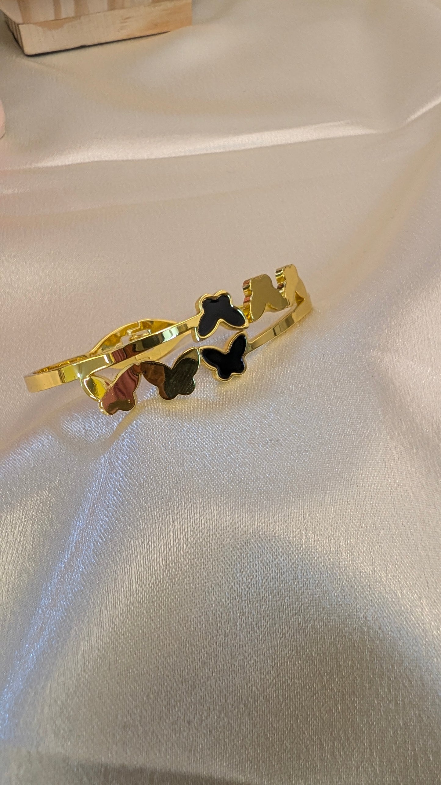 Antitarnish simple butterfly model kada