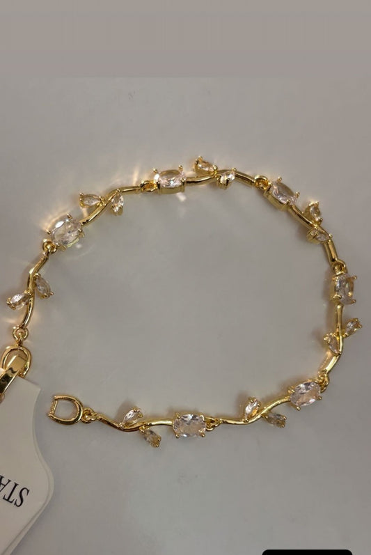 White tulip luxe bracelet
