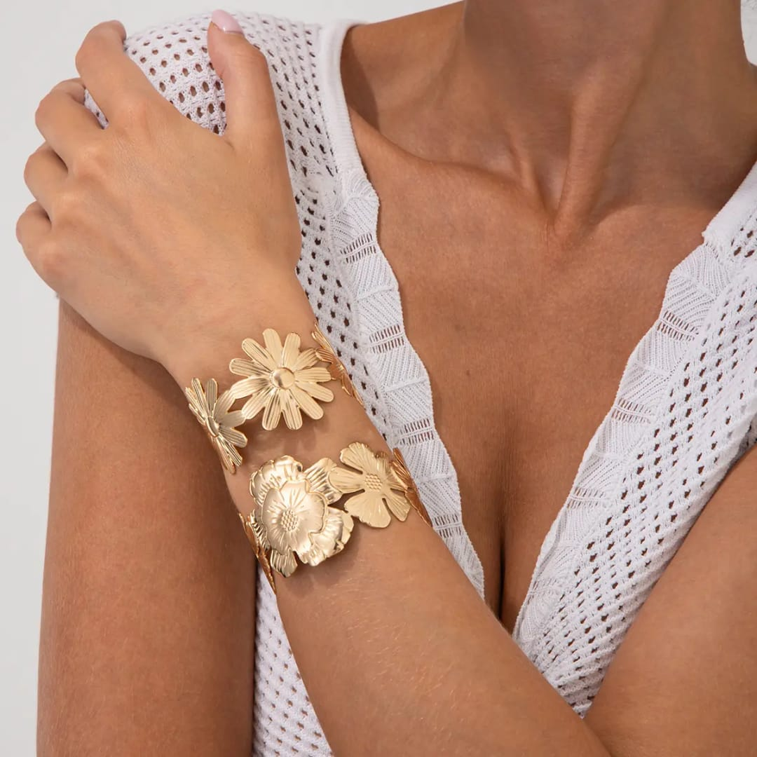 Daisy Bloom Kada – 18K Gold Plated Anti-Tarnish Floral Bracelet
