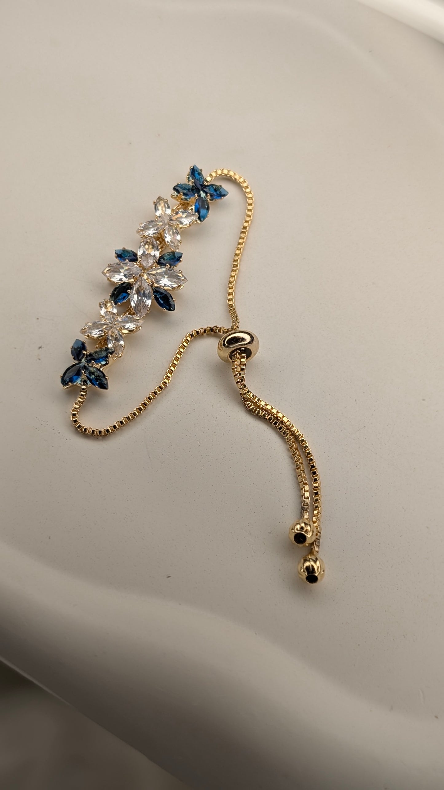 Swarovski stones adjustable bracelet