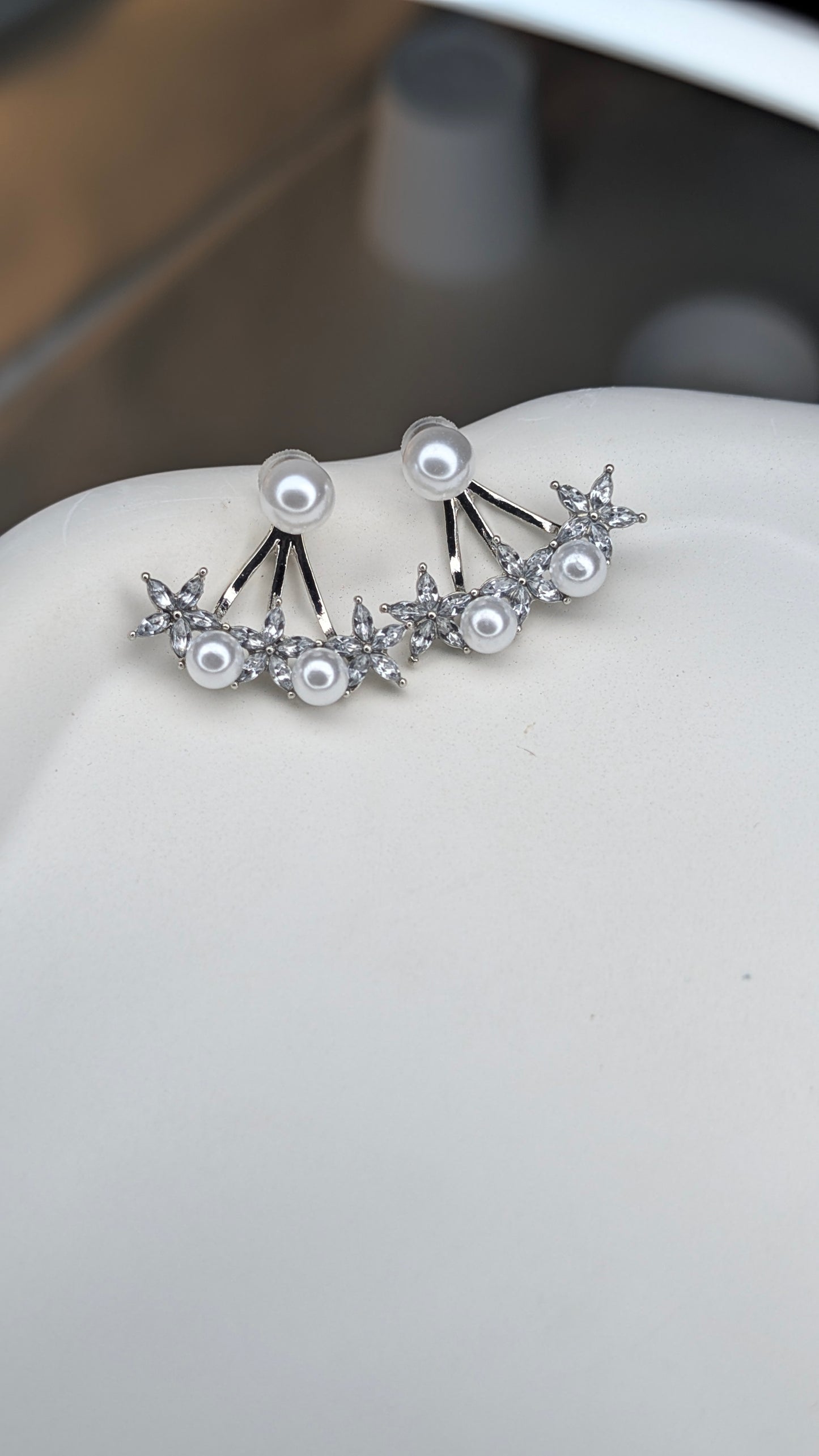 Floral crystal & pearl stud earrings