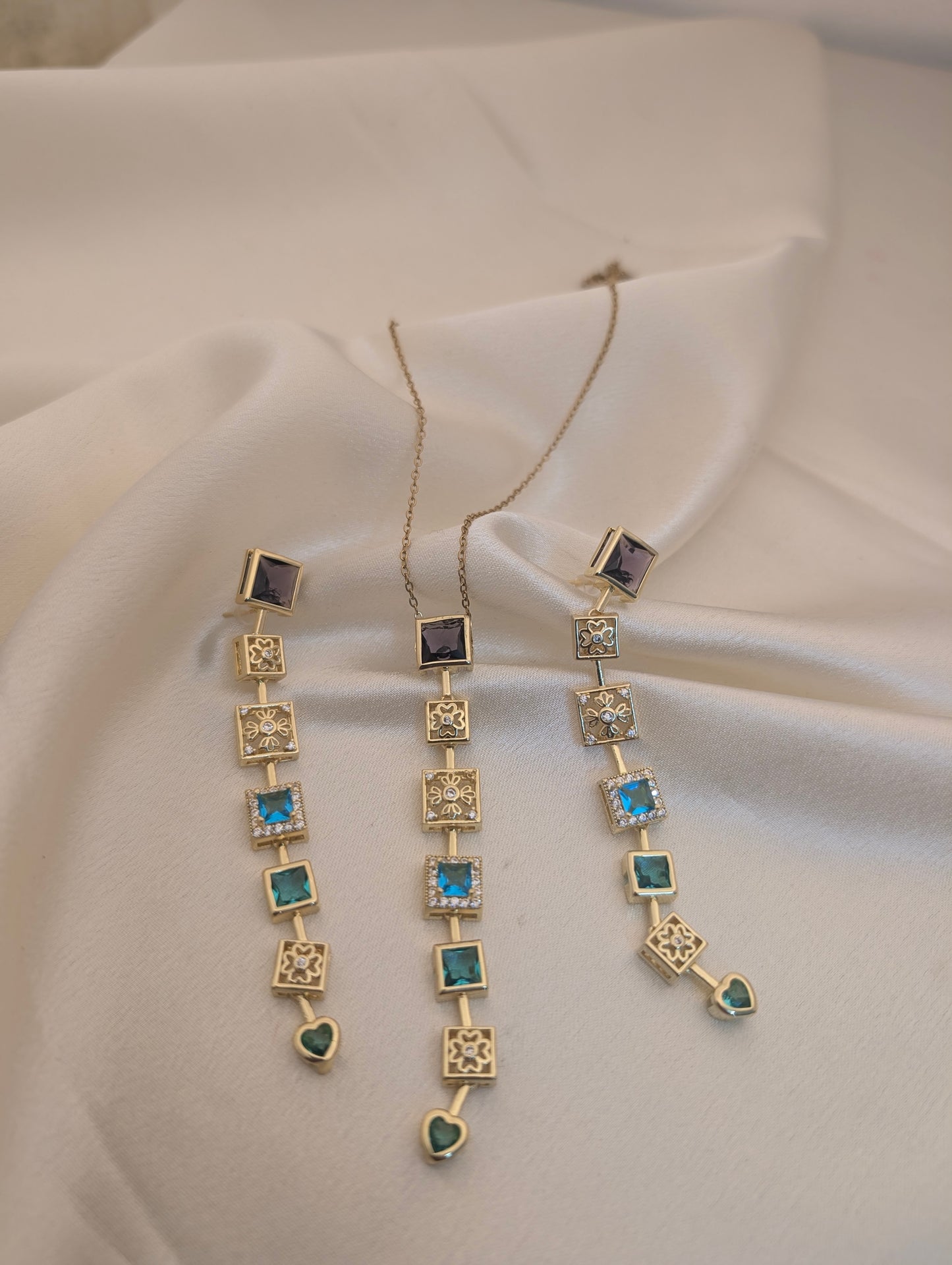 Vintage heart and hue dangle set