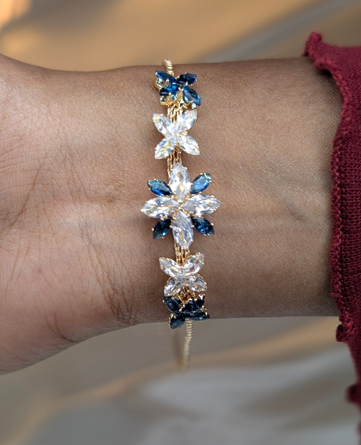 Swarovski stones adjustable bracelet