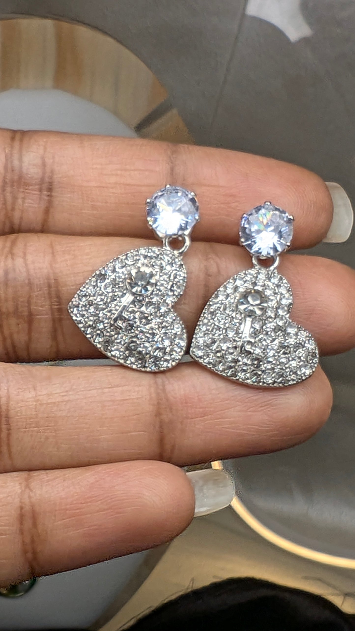 Elegant Heart shape crystal dangler earrings