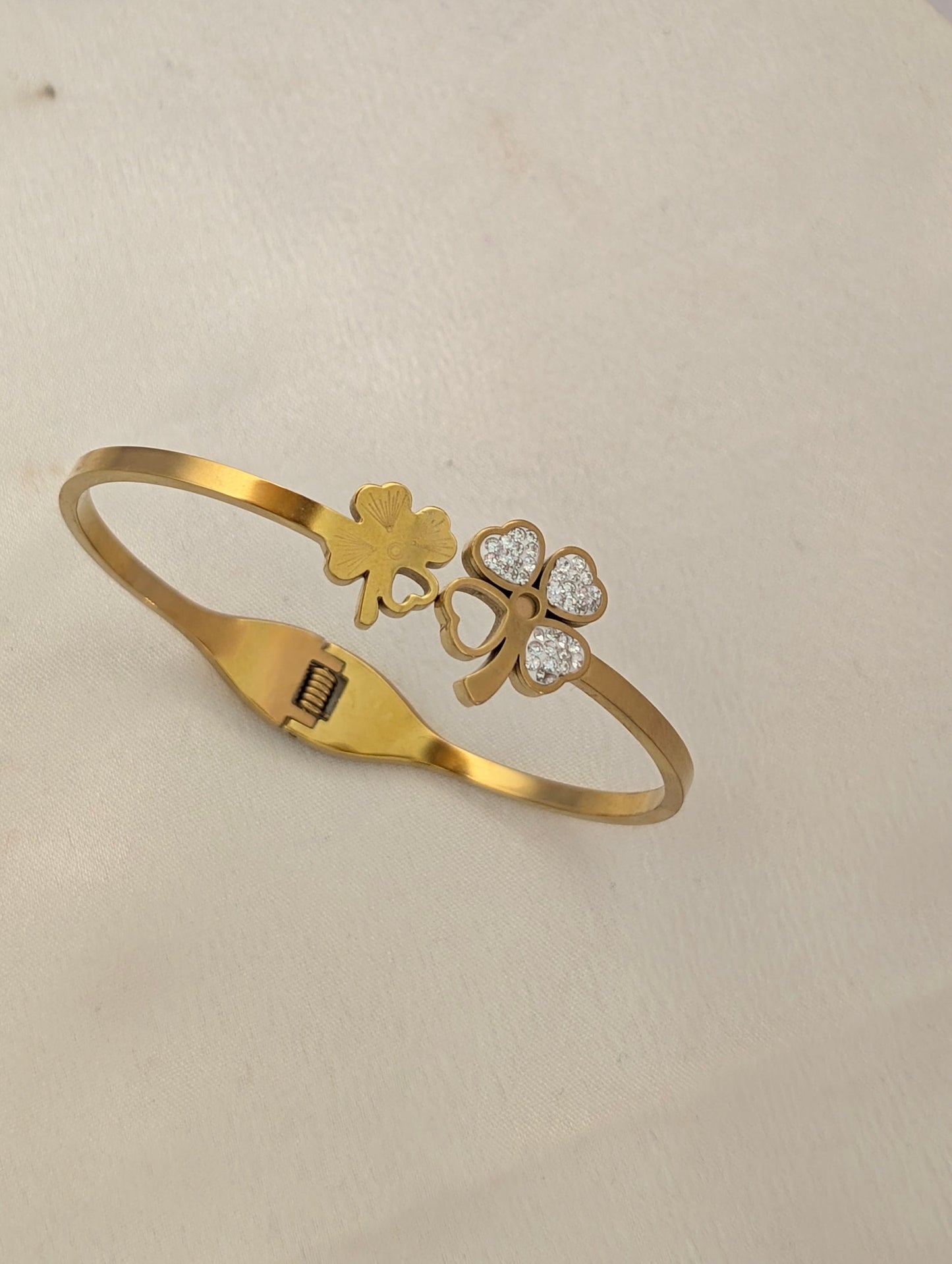 Antitarnish simple flower kada